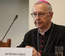 Przewodniczący Episkopatu: Zachęcam do refleksji nad pontyfikatem i spuścizną dziejową Papieża Polaka